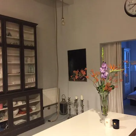 Urban Loft Apartment *